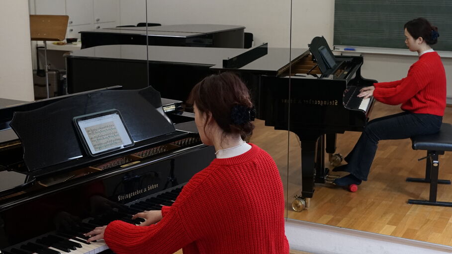 Foot roller method for musicians