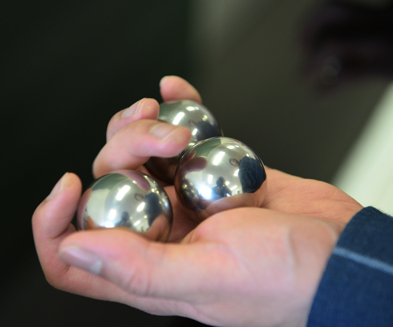 Stainless steel balls for your hands 40mm