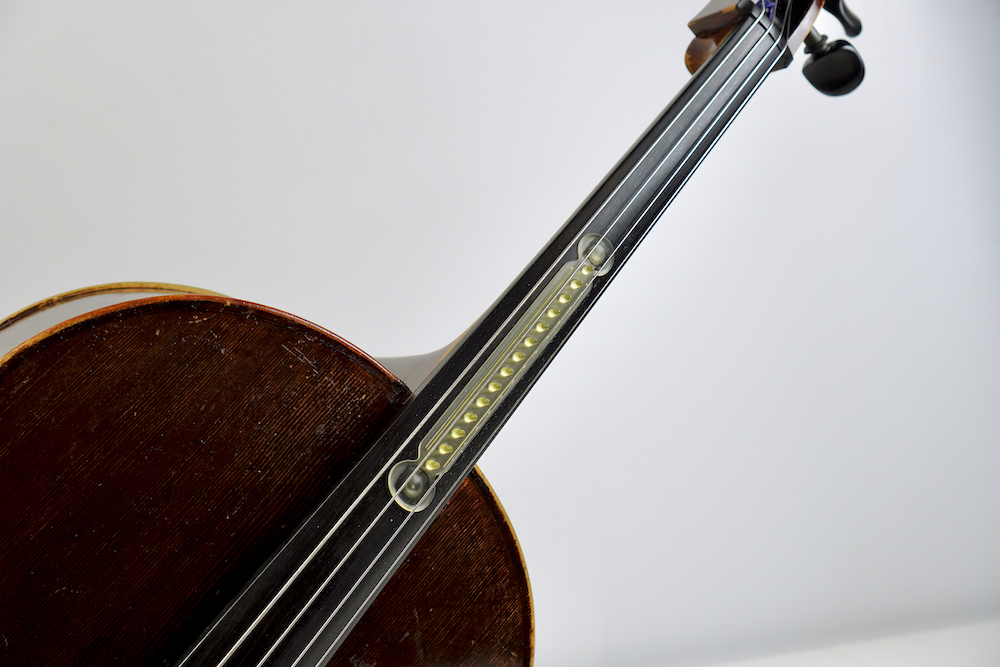 Resounding Fingerboard for cello